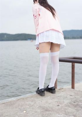男生晚上睡不着想找点什么